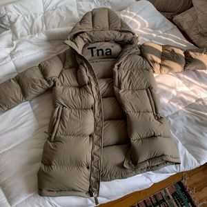 Aritzia super puff